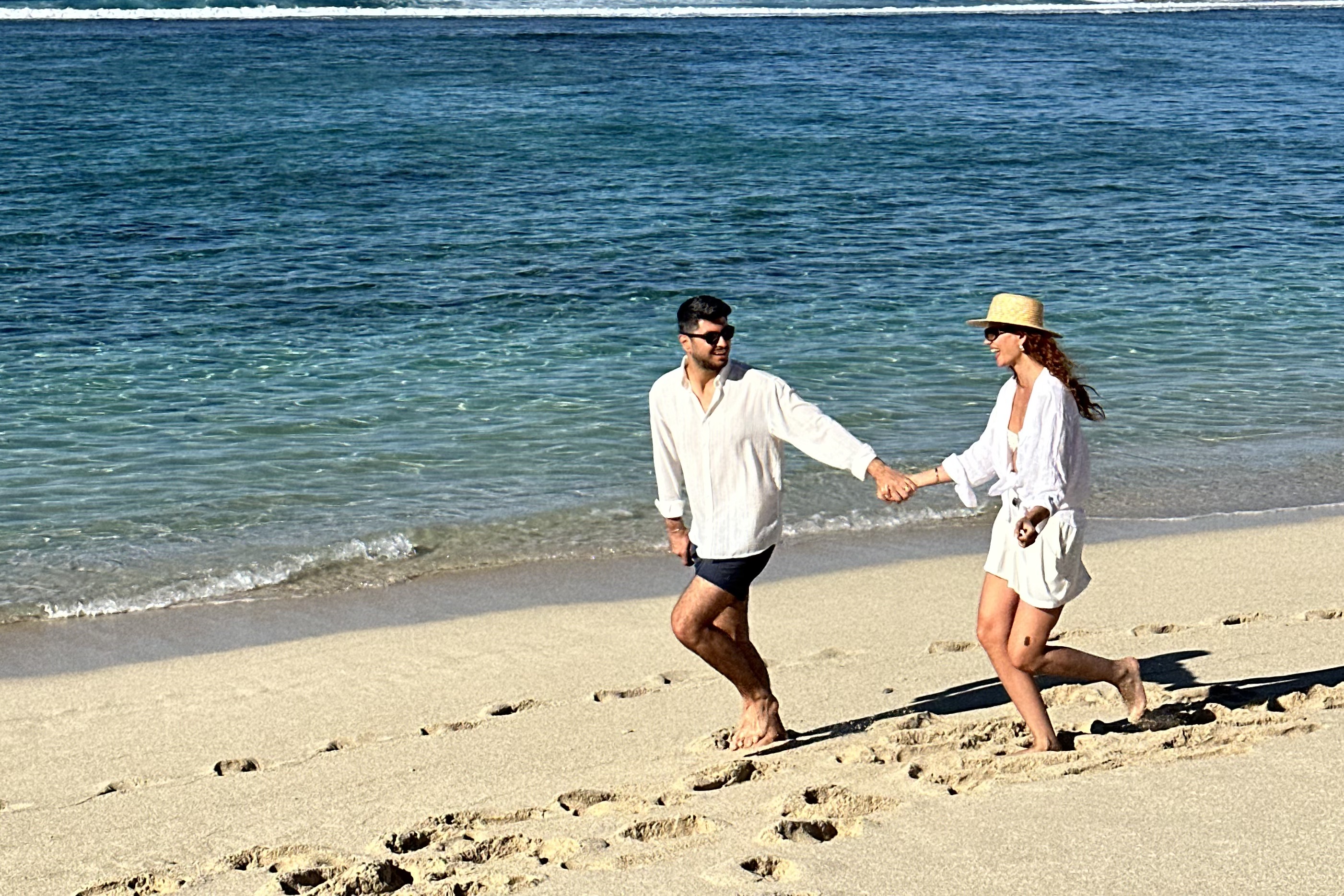 Kerem ve Ayça seyahatte
